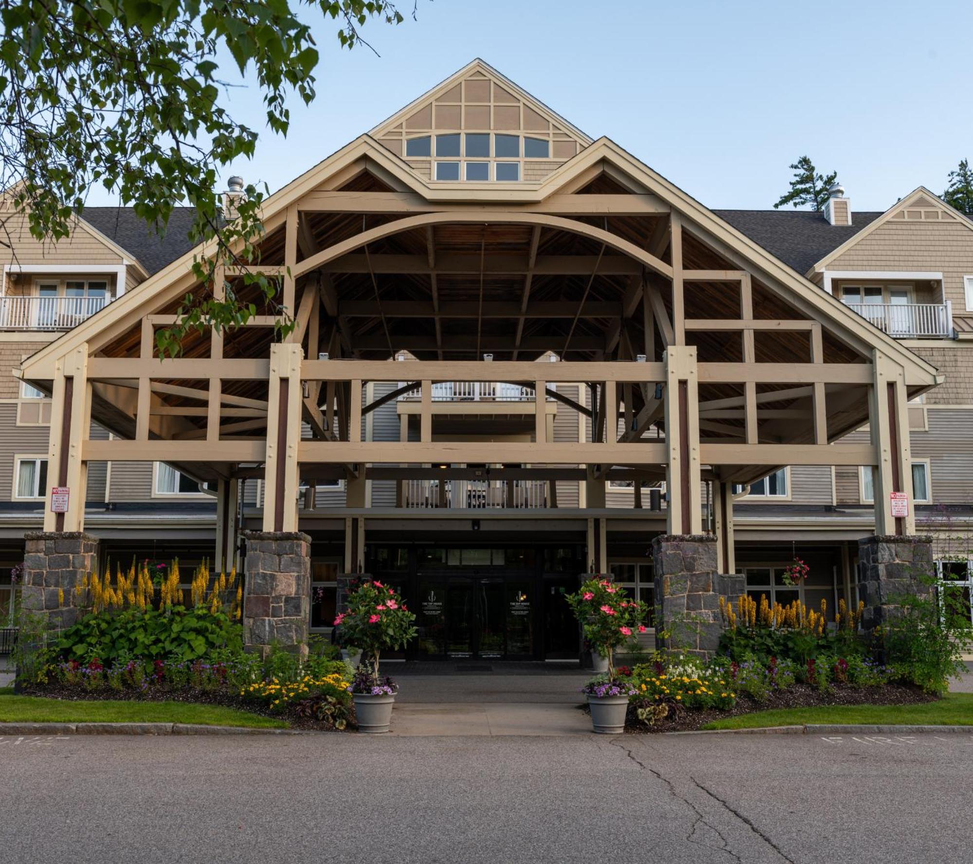 Grand Summit Hotel At Attitash Bartlett Exterior photo